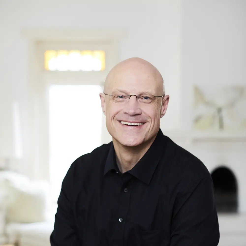 Patrick Wijdenes is a stuttering specialist according to the Del Ferro Method