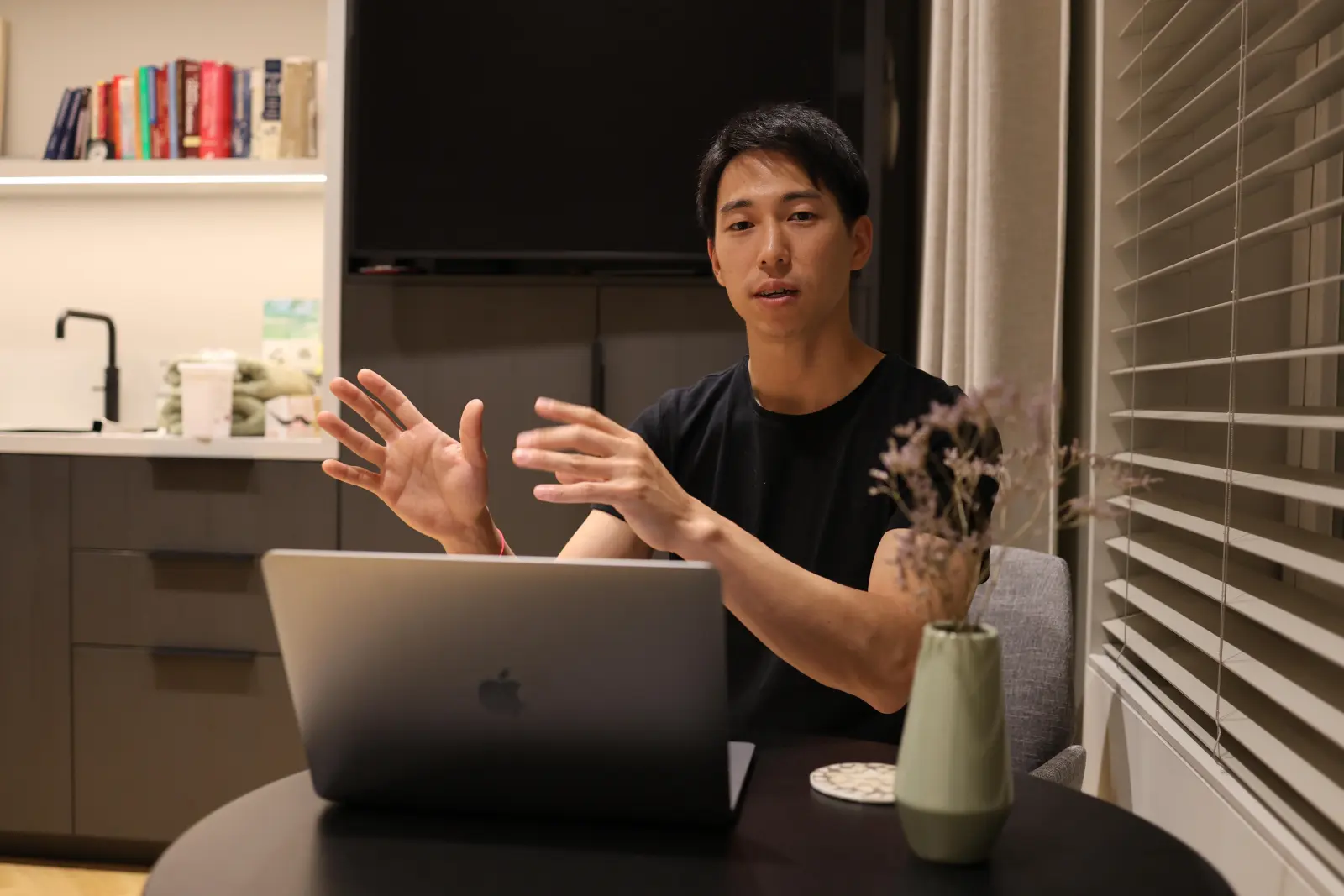 Hidekazu Kuwabara provides physiotherapy
